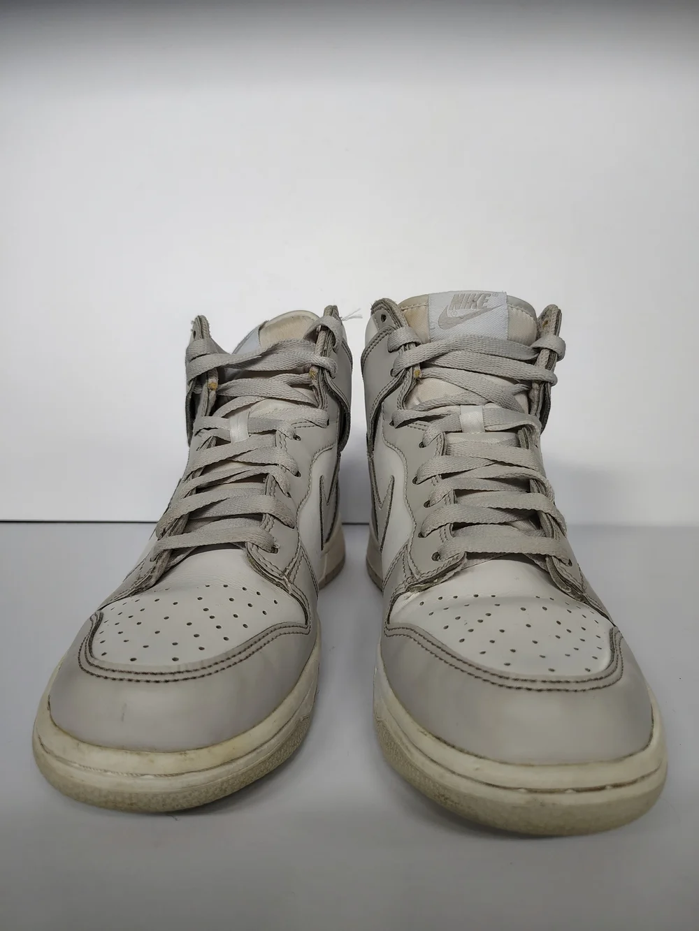 Nike Youth 7 High-Top Sneakers in Light Gray and White